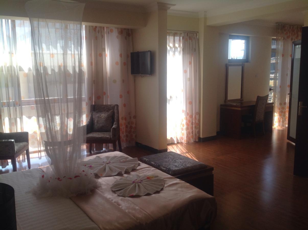 Palm Palace Hotel Bahir Dar Bagian luar foto